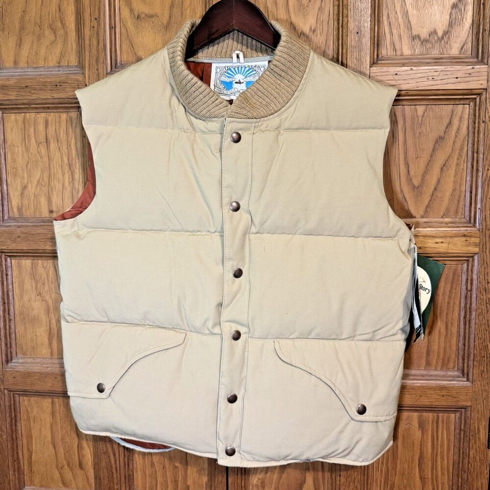 Vintage Struggle Gear Genuine Down Puffer Vest Mens M Tan Snap William Barry USA